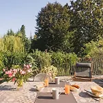 Villa Near The Lakeside *
