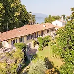 Near The Lakeside Villa Lesa